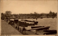 Maldon The Beach Boats vintage postcard e331