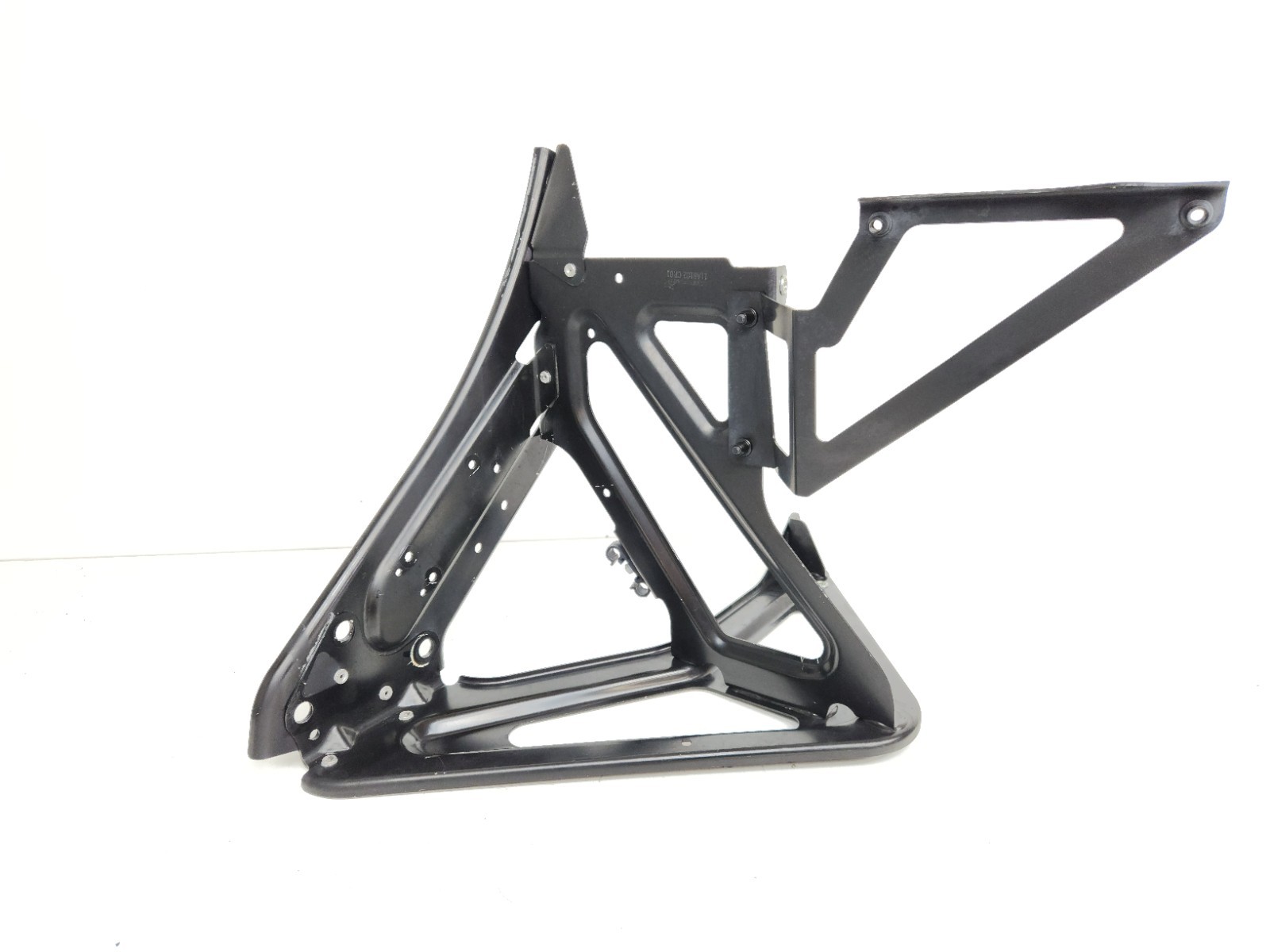 2015-2017 MCLAREN 675LT REAR LEFT SIDE QUARTER PANEL SUPPORT MOUNT BRACKET MOUNT