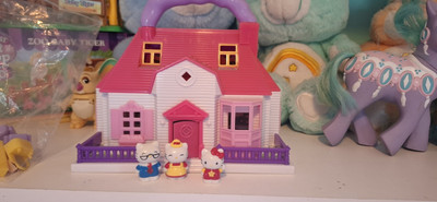 Hello Kitty Sanrio Polly Pocket 2011 Blue Box Haus Spielset 