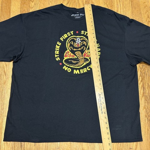Camiseta Sony Cobra Kai Adulto Gráfico Licencia Logo Negra Talla 3X Karate Niño - Imagen 6 de 9