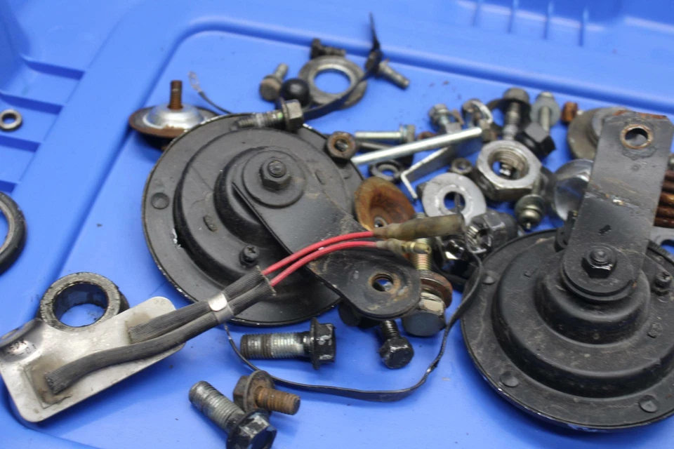 79-81 YAMAHA XS1100S HARDWARE BB401 - Image 3 of 4