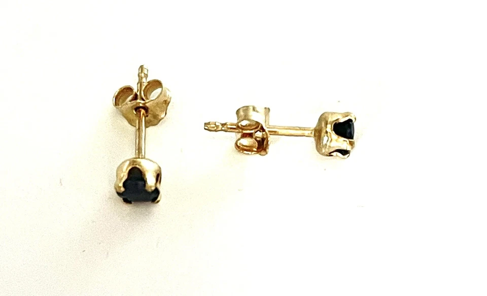 1 PAAR OHRSTECKER in 333/- 8 crt. GG mit ECHTEM SAFIR in versch. Größen - Bild 2 von 3