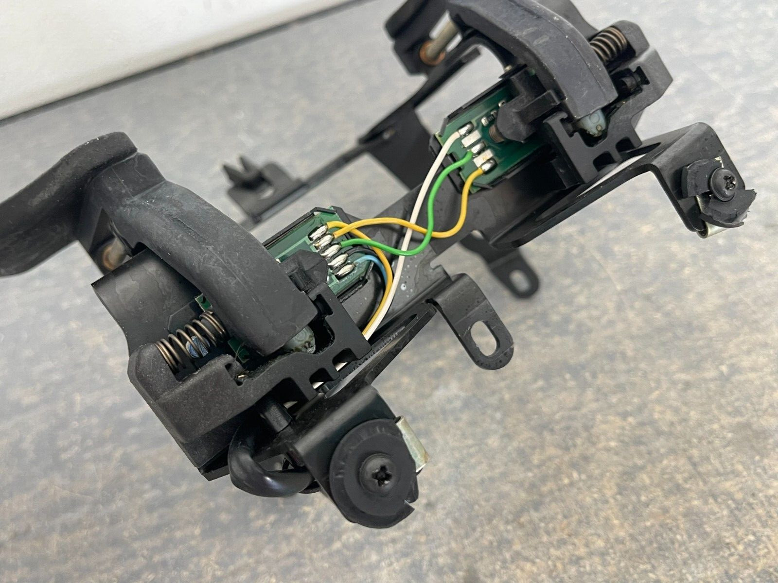2004-2008 Maserati Quattroporte M139 OEM Steering Wheel Paddle Shifters   #580