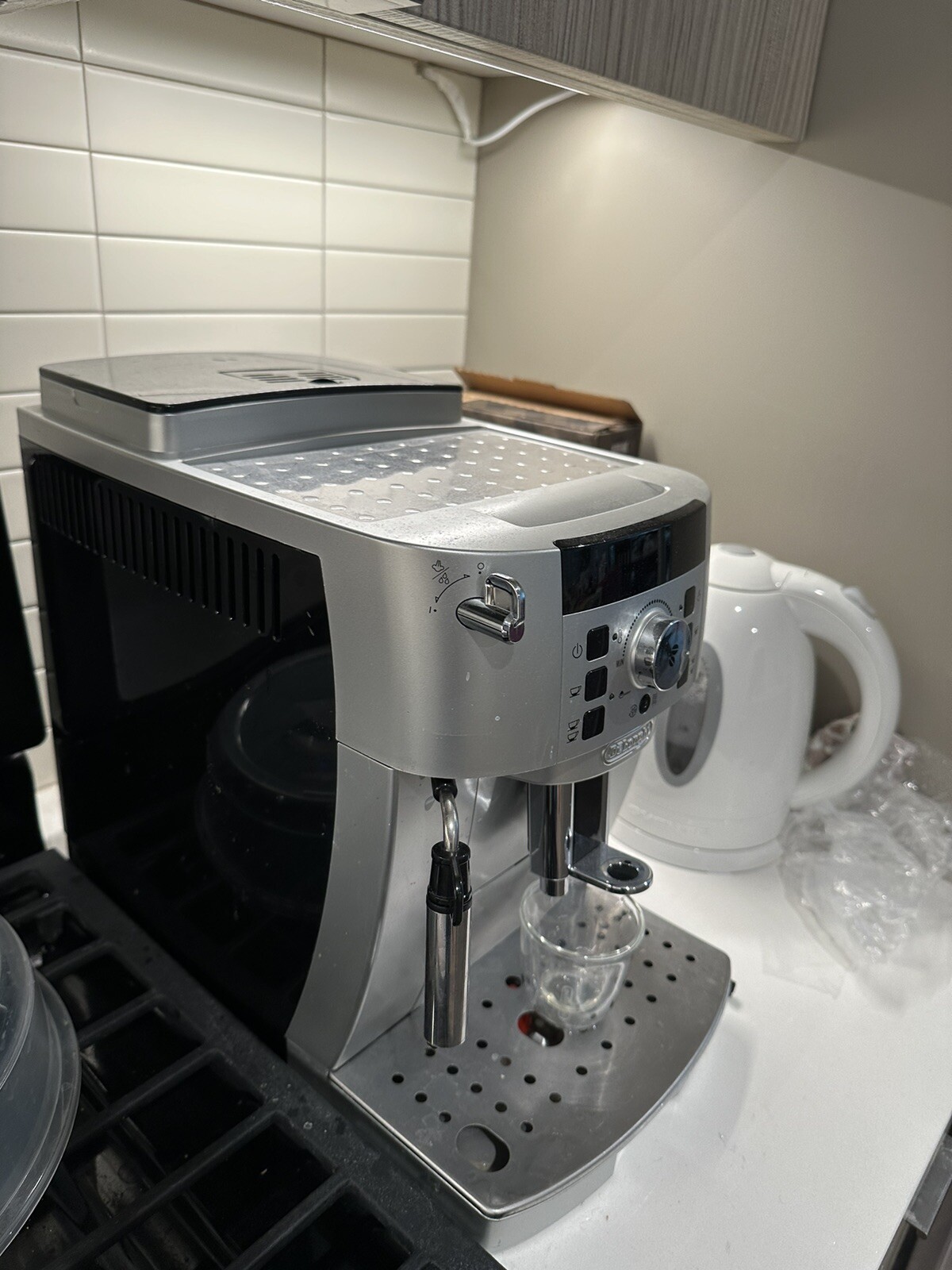 Delonghi ECAM22110SB Magnifica XS BeanToCup Espresso Maker