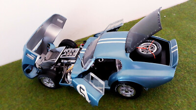 SHELBY COBRA DAYTONA Coupé # 5 GURNEY WINNER LE MANS 1964 au 1/18 EXOTO RLG18001