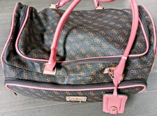 GUESS KINNEY COLLECTION WHEELED TRAVEL DUFFLE ROLLING SUITCASE BAG LEATHER!!!