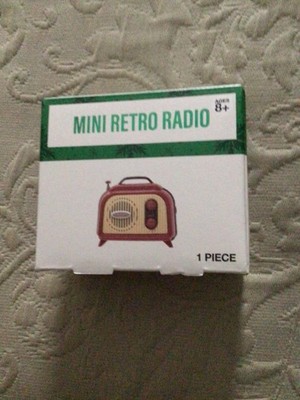 NEW Festive Voice Mini AM /FM RADIO RETRO Radio MCM Novelty Decor NIB great Gift