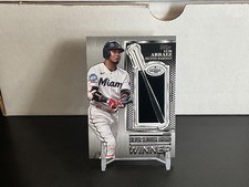 2024 Topps Series 2 Luis Arraez Silver Slugger Award Winner Patch