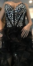 Sherri Hill  'Corkscrew' Black Crystal Embellished Ruffled Chiffon Dress Gown 8
