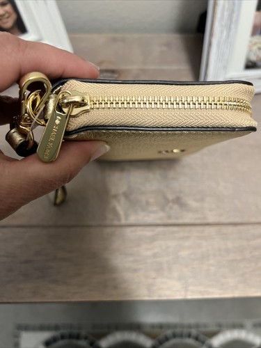 Bolso de Mano Michael Kors Muñequera Fulton Oro Pálido $138 - Imagen 4 de 12