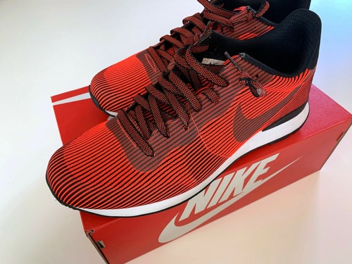 nike internationalist crimson