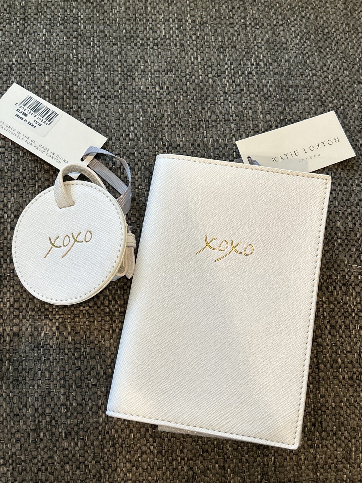 KATIE LOXTON XOXO Womens 2-Piece Passport Holder and Luggage Tags Set NWT-image