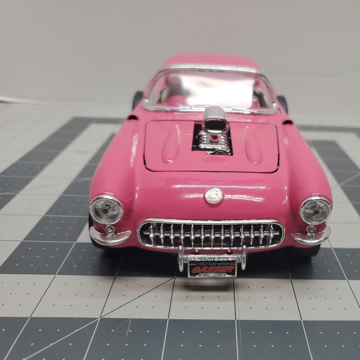 Road Legends 1957 Chevy Corvette Gasser 1:18 Diecast Replica
