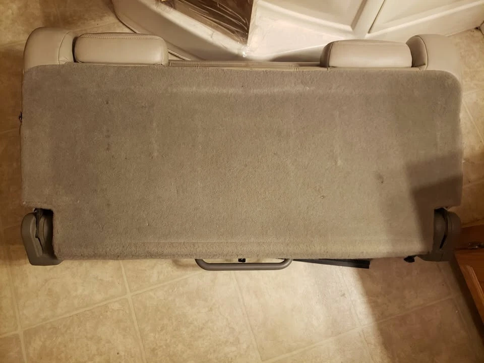 Chevy Suburban 2000 cuero tostado esquisto asiento trasero con cinturones tercera fila Foto 3 de 4