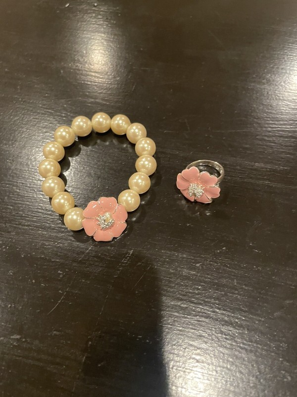 Stella & Dot Children’s Jewelry Bracelet & Ring Set. Kristen Collection Pearls