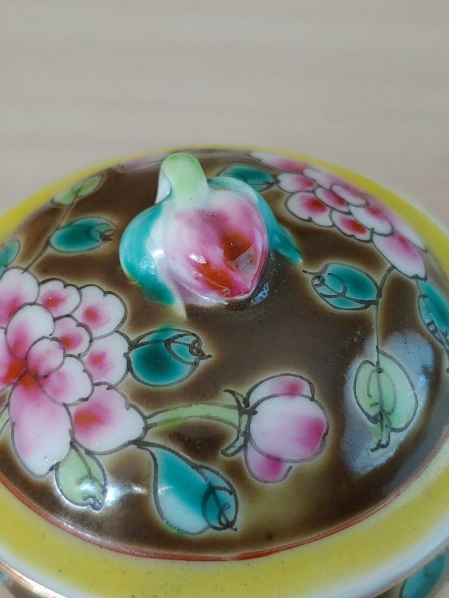 民国许顺昌粉彩瓷花神玲珑茶叶罐Group Chinese Famille Rose Porcelain