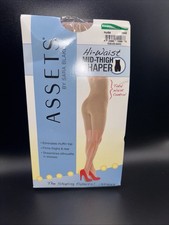 New Spanx ASSETS Mid Thigh Shaper Nude Size 3 Large