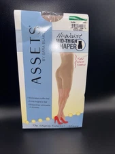 New Spanx ASSETS Mid Thigh Shaper Nude Size 3 Large