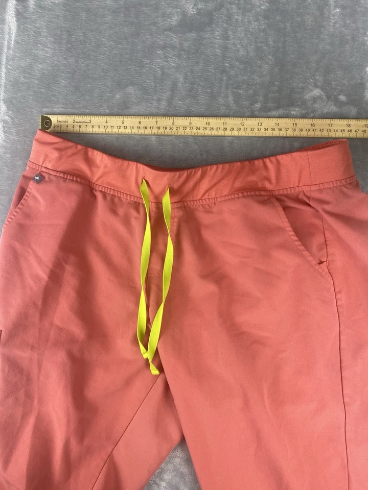 FIGS Women's Size XXL/P  Jogger Scrub Tech Pants Peach/Pink Cargo - Image 4 of 4