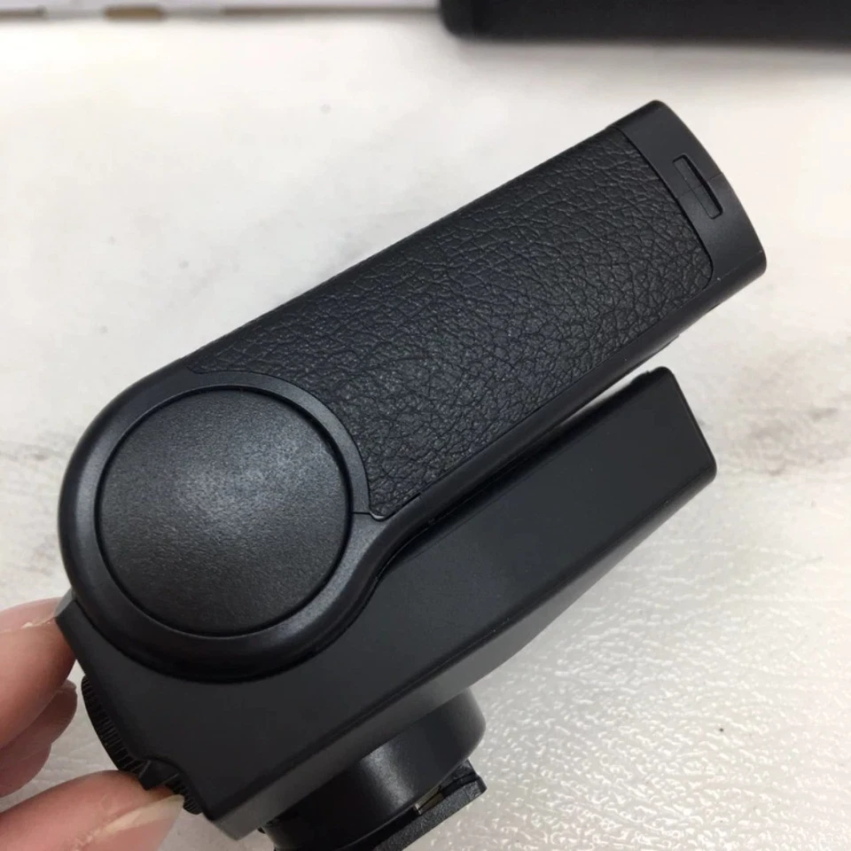 Panasonic DMW-FL200L External Flash - For Lumix Cameras (GN20, Tilt/Bounce) - Image 4 of 4