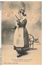 AWSP1-0031-FEMME - EN LOT-ET-GARONNE - Fileuse au Rouet - Costume Ancien dit B