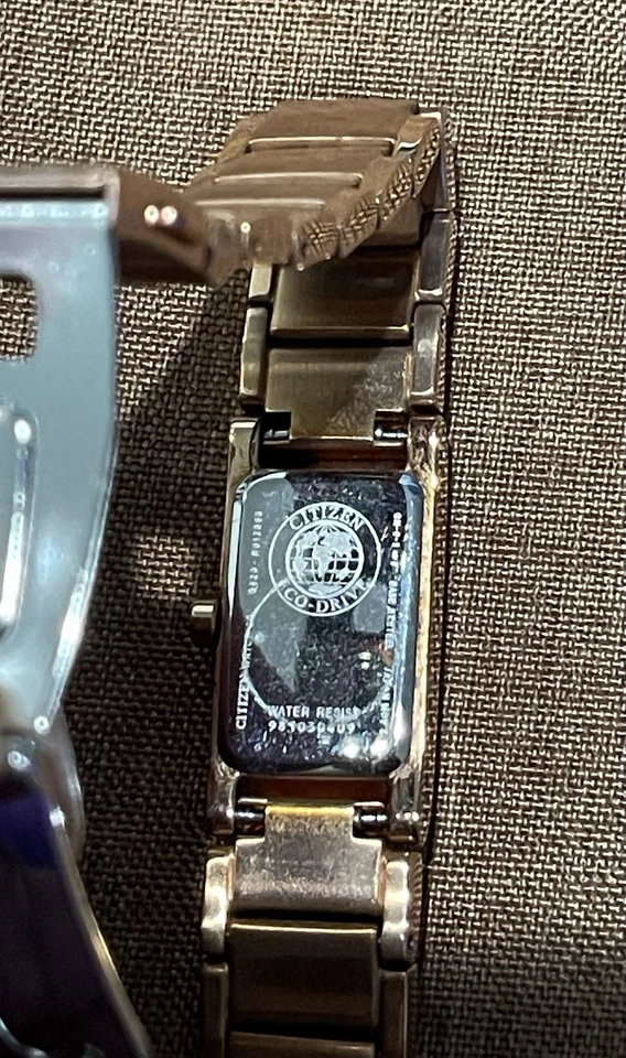 Juego de reloj y pulsera Citizen de oro rosa para mujer Foto 2 de 3