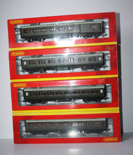 Set of 4 Hornby Maunsell Coaches in SR Olive Green Livery - All in VGC