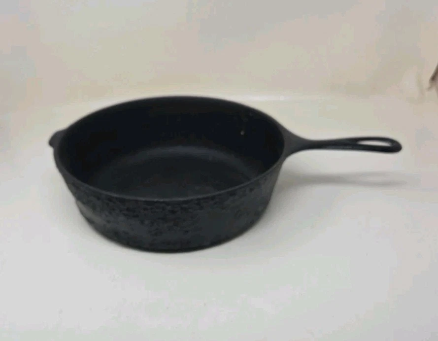 Vintage Wagner Ware Sidney 0 Cast Iron Skillet Pan 10"
Opens in a new window or tab