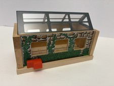 Thomas  Friends Wooden Railway Train-Useful Engine Shed HTF Discontinued C3