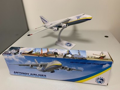 Antonov AN-124 1:200 Antonov Airlines UR-82009 30th Anniversary Edition 