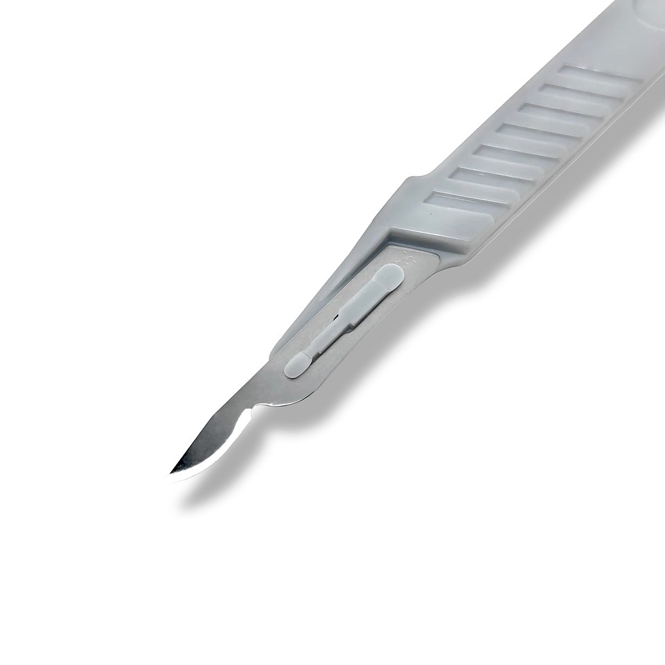 Cynamed Stainless Steel Disposable Scalpel With Plastic Handle - Sterile, Single Blade