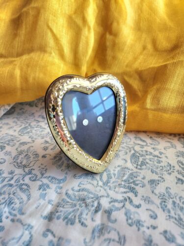 Vintage Style Floral Heart Frame, Gold Tone Decor, Mid-Century Modern Eclectic  - Foto 1 di 7