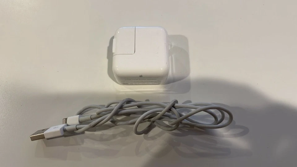 Apple 10w USB Wall Charger with lightning charging cable for ALL iPhone, iPad - Image 2 of 4