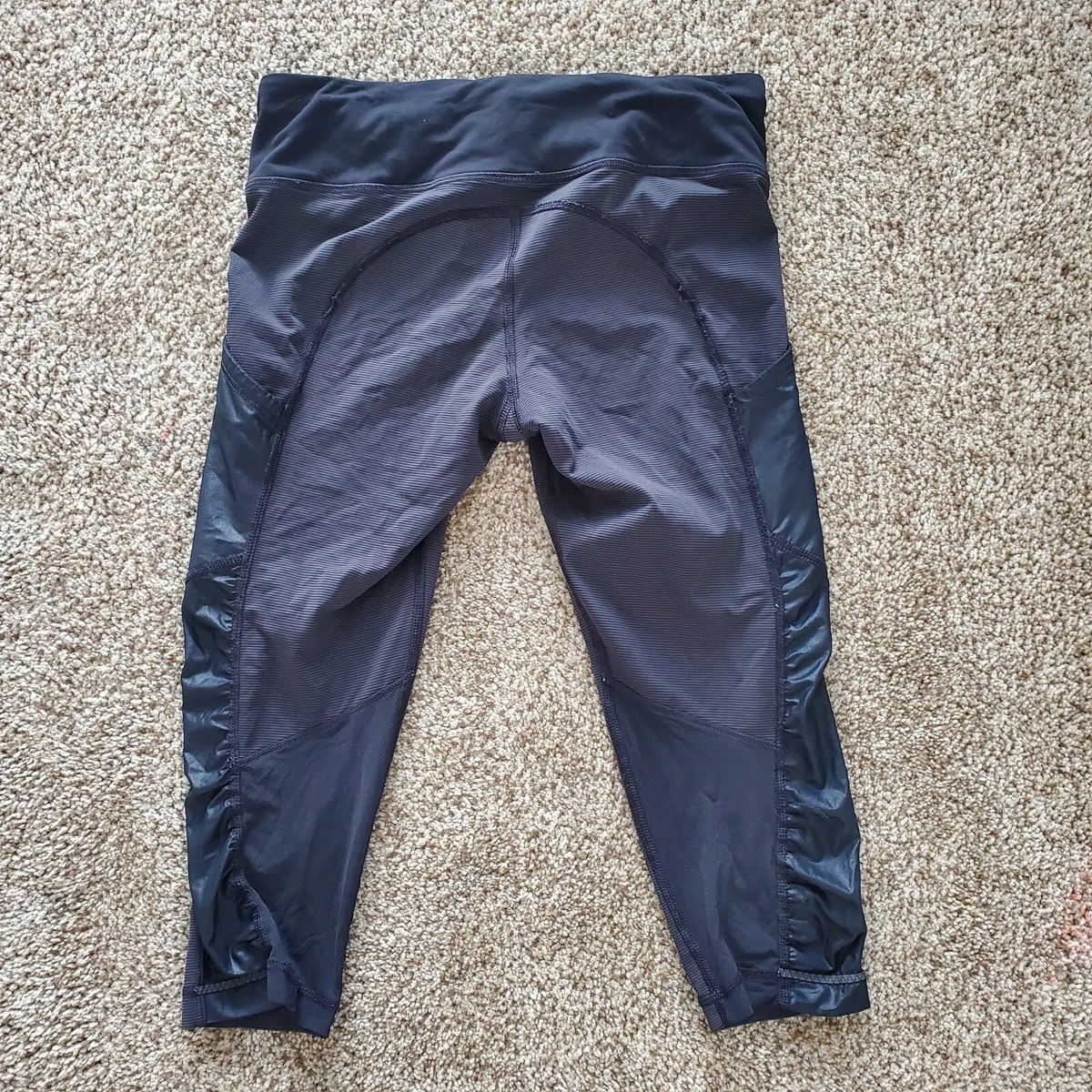 Lululemon Size 4 Crop Leggings Black Running Small Side Pockets Yoga Ruched