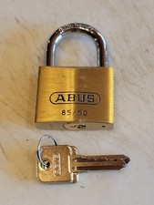 Candado Abus 85/50, 2 llaves, grillete estándar, latón rectangular, sin caja.