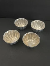 Set of 4 Metal Custard ~ Dessert Round Scalloped Mold Vintage ~ 1940’s - 1950’s