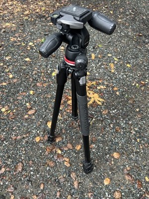 Manfrotto 290 Xtra 3-Section Aluminum Tripod with MH804-3WUS Head