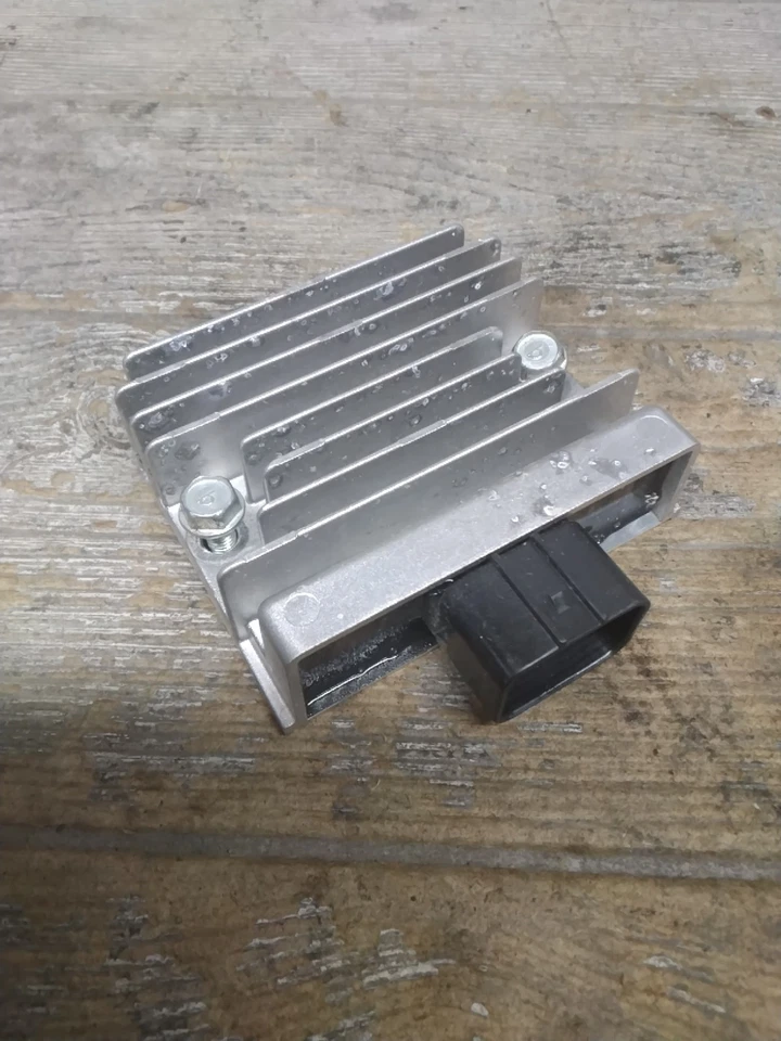 Caja eléctrica rectificadora regulador voltaje Kawasaki Ninja 500 2025 24-25 BR-698 Foto 4 de 4