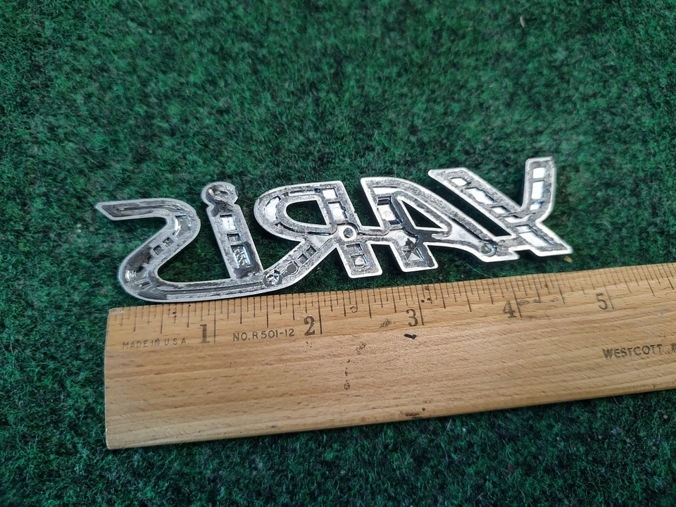 Toyota Yaris 2006-2011 emblema trasero logotipo insignia símbolo letras cromadas OEM 3S7 Foto 4 de 4