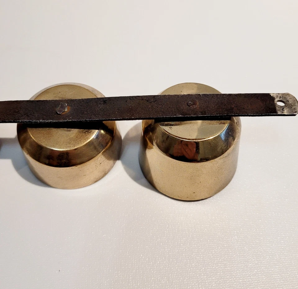 CAMPANA DE COLECCIÓN RÚSTICA DE LATÓN SHOPKEEPER'S GEN STORE-- 4 CAMPANAS EN CORREA DE METAL DE 14 1/2" Foto 3 de 4