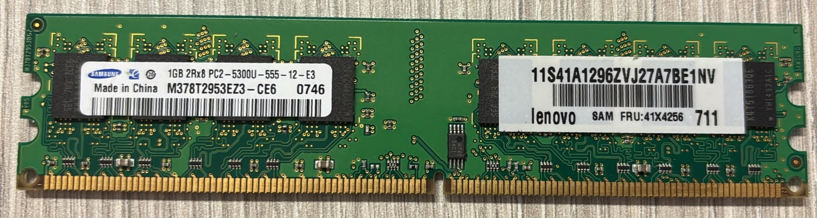 RAM DIMM DDR2 Lenovo 1Gb 667Mhz PC5300 FRU 41X4256 Samsung M378T2953EZ3-CE6