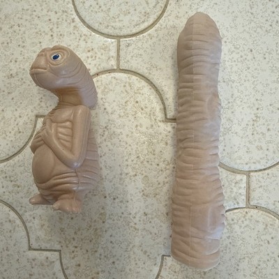 Vintage 1982 E.T. Knickerbocker Universal Studios Finger- Light Not Working 