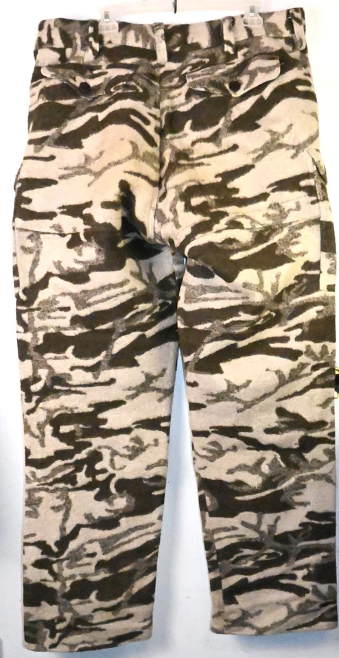 Columbia Gallatin Range Monarch Pass Wool Blend Outfitter Snow Camo Cargo Pants - Image 4 of 4