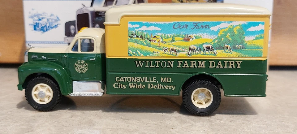 Corgi 98454 Mack B Series Van Wilton Farm 1/50 - Image 3 of 4