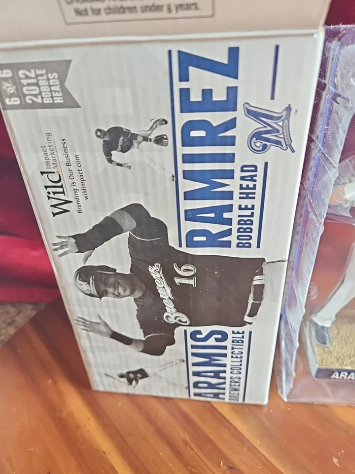 2012 ARAMIS RAMIREZ MILWAUKEE BREWERS SGA BOBBLEHEAD RARE GOLD CERVECEROS JERSEY - Image 2 of 4