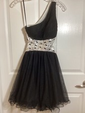 Blondie Nites by Stacy Sklar Black Off Shoulder Sequined Homecoming Dress Sz 3