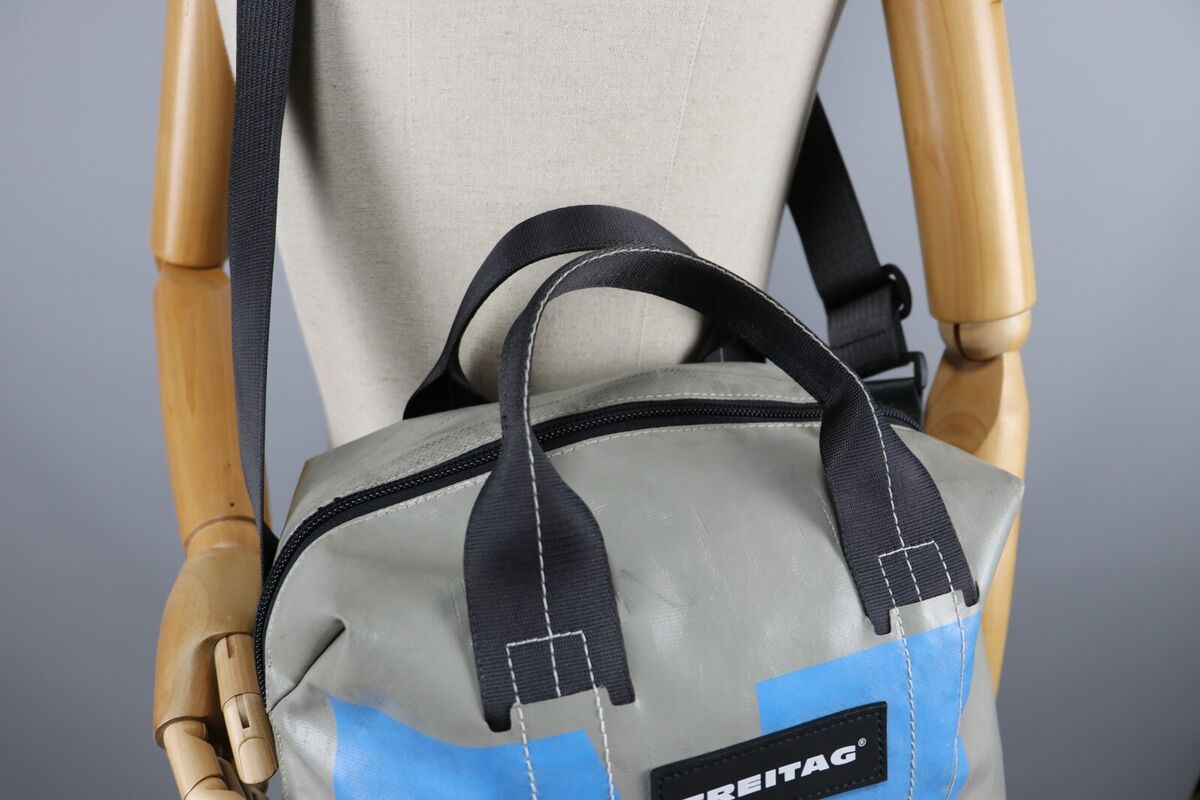 FREITAG F76 Leo Vintag Gray/Blue Used Pvc Laptop Crossbody FREITAG F76 Leo Vintag Gray/Blue Used Pvc Laptop Crossbody