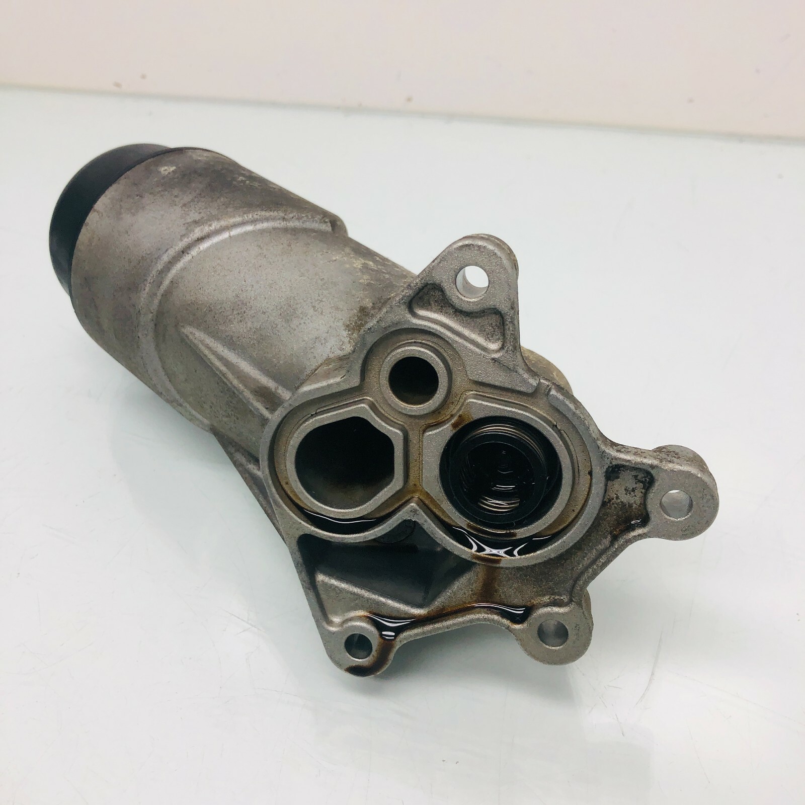 2014 - 2017 Maserati Ghibli 3.0L Engine Oil Filter Housing OEM 298937