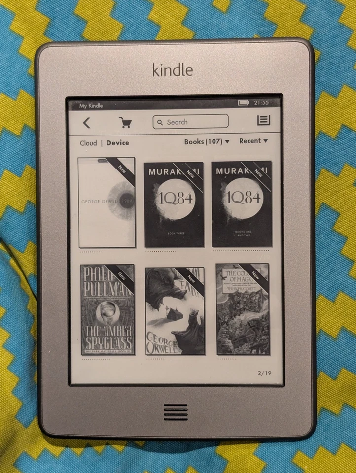Amazon Kindle Touch 4th Gen D01200 Wi-Fi 6" e-Book eReader - Graphite Grey 4GB - Image 3 of 4