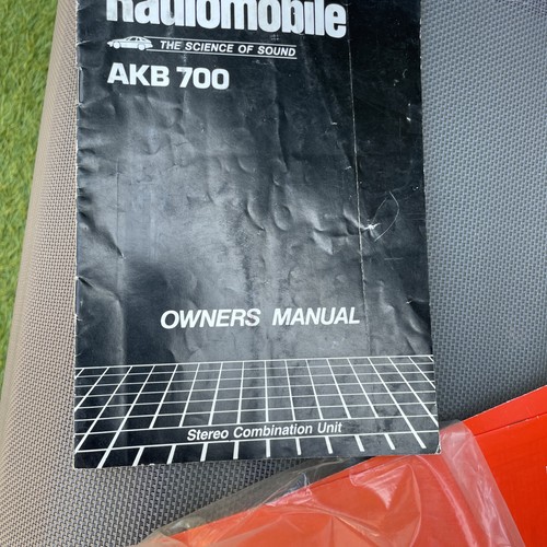 Radiomobile AKB700 Digital Stereo Radio Cassette Bedien- & Montageanleitungen 1986